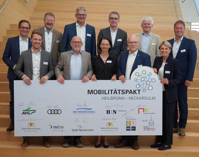 Verkehrsminister Hermann mit PartnerInnen des Mobilitätspaktes Heilbronn–Neckarsulm