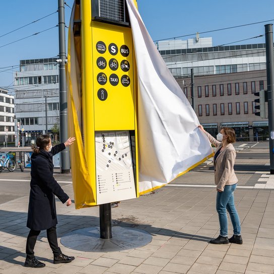Enthüllung Mobilitätssäule in Heidelberg