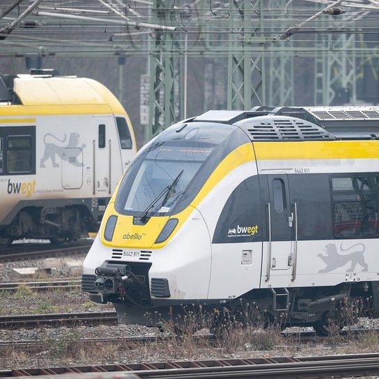 Zug im bwegt Landesdesign 